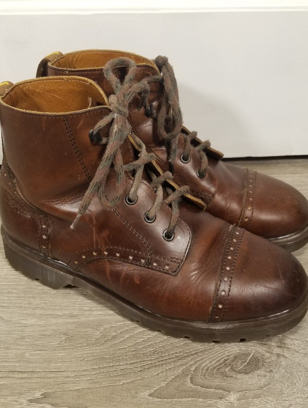 Vintage Dr Martens 8125 Made In England Brogue 8" Leather Boot Mens Size 8